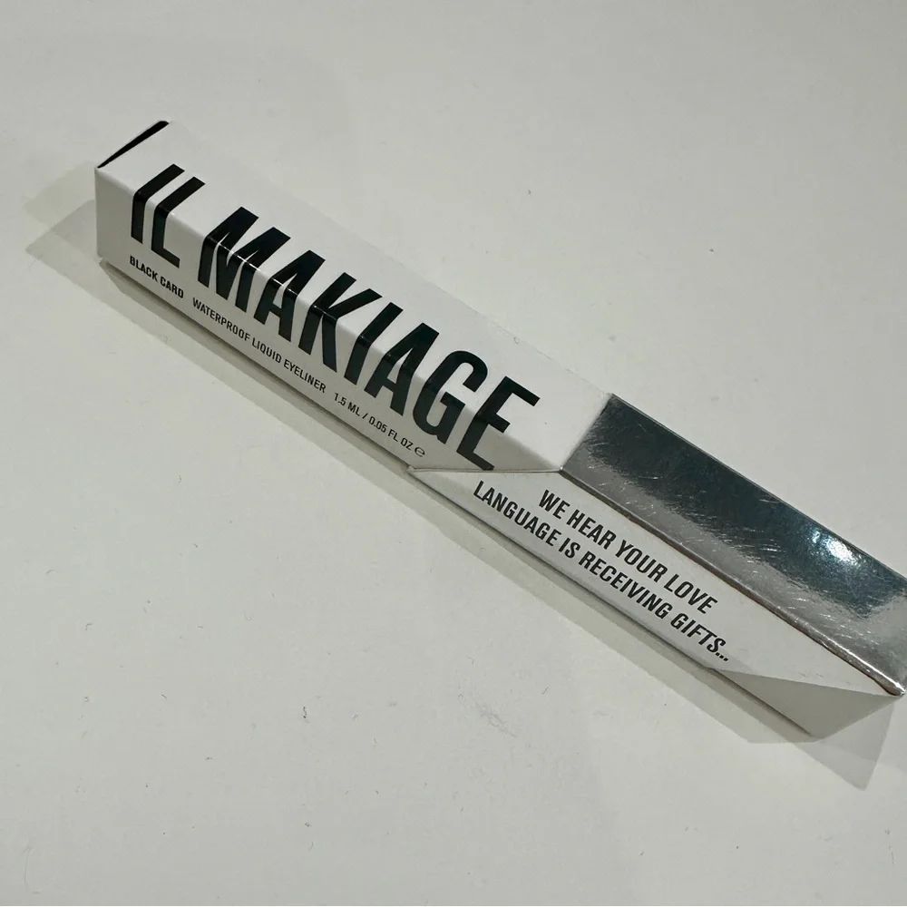 BLACK CARD LIQUID EYELINER
